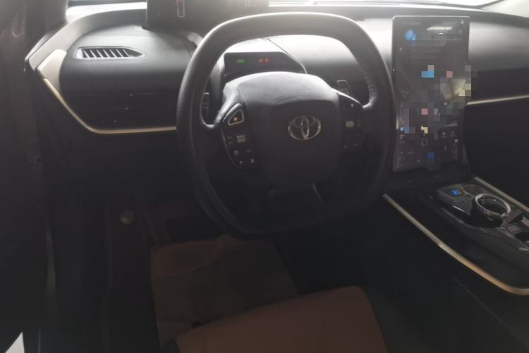Used Toyota bZ3 2023 517 km Elite PRO Steering Wheel