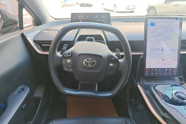 Used Toyota bZ3 2023 616 km Long-Range Premium Steering Wheel