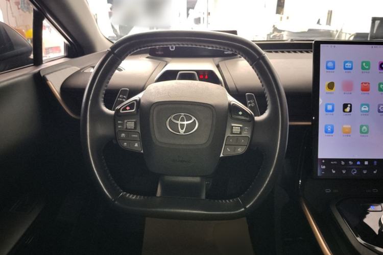Used Toyota bZ3 2023 616 km Long-Range Premium Steering Wheel