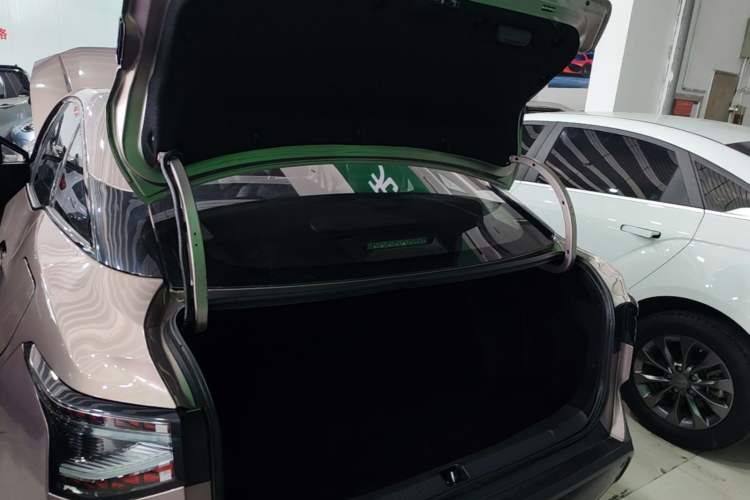 Used Toyota bZ3 2023 616 km Long-Range Premium Trunk