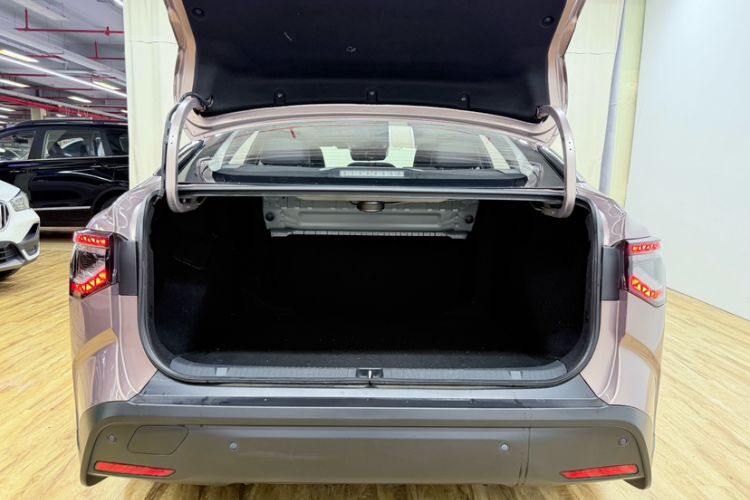 Used Toyota bZ3 2023 616 km Long-Range Premium Trunk