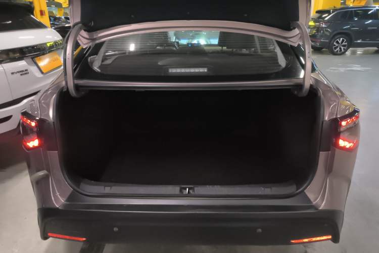 Used Toyota bZ3 2023 616 km Long-Range Premium Trunk