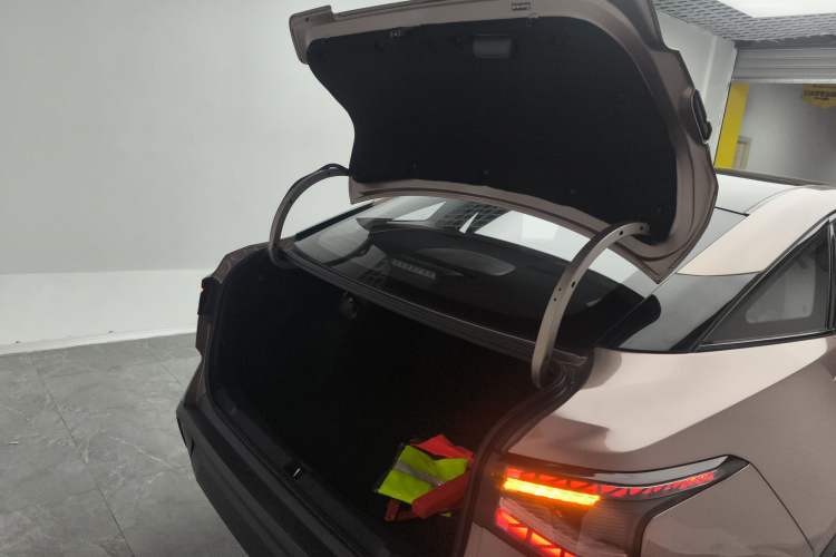 Used Toyota bZ3 2023 616 km Long-Range Premium Trunk