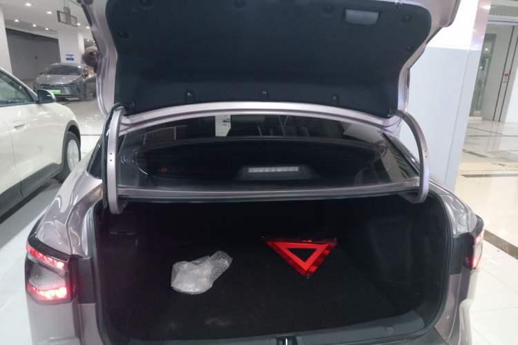 Used Toyota bZ3 2023 616 km Long-Range Premium Trunk