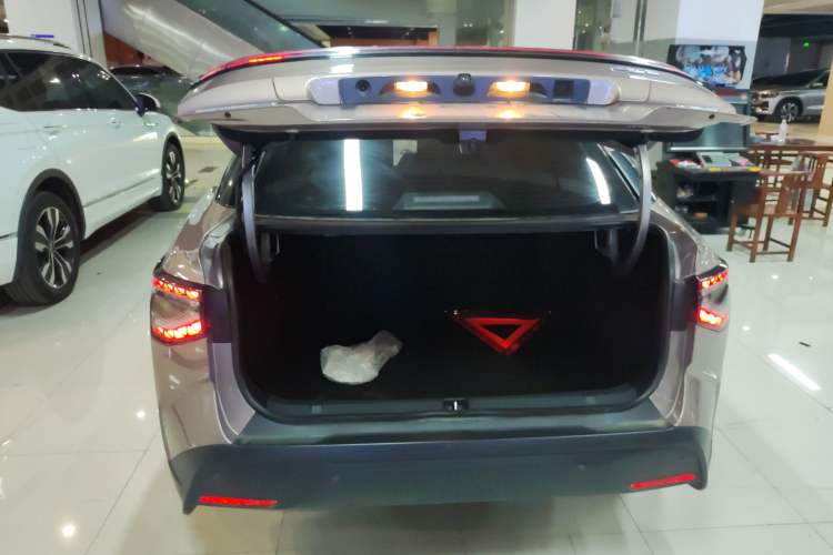 Used Toyota bZ3 2023 616 km Long-Range Premium Trunk