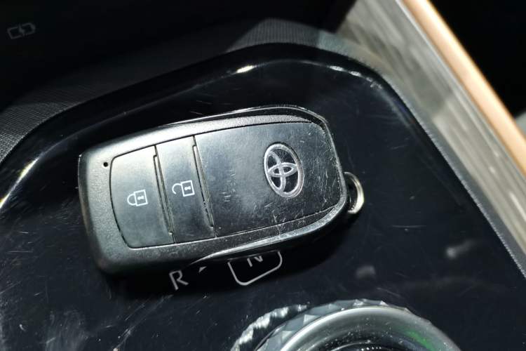 Used Toyota bZ3 2023 616 km Long-Range Premium Vehicle Key
