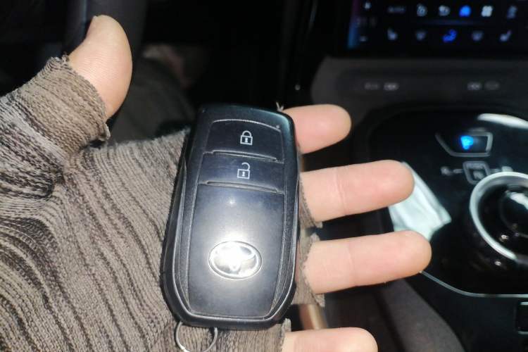 Used Toyota bZ3 2023 616 km Long-Range Premium Vehicle Key