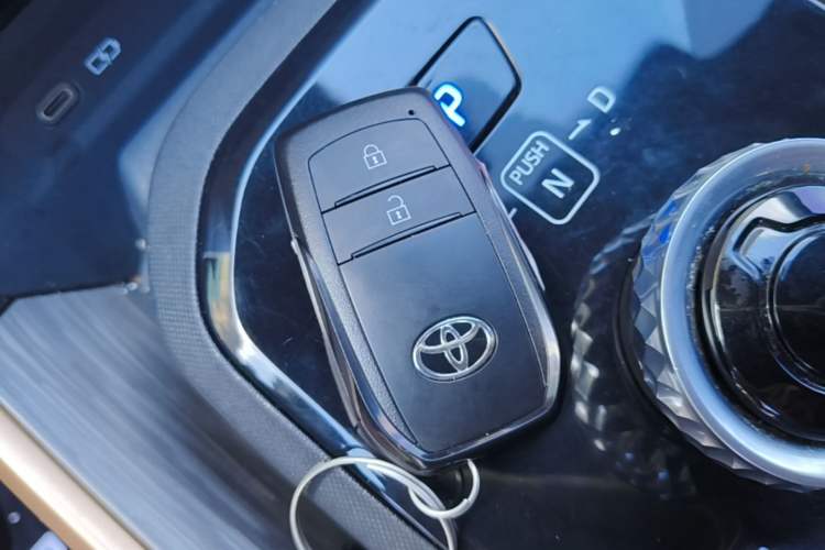 Used Toyota bZ3 2023 616 km Long-Range Premium Vehicle Key