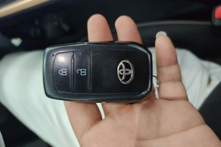 Used Toyota bZ3 2023 616 km Long-Range Premium Vehicle Key