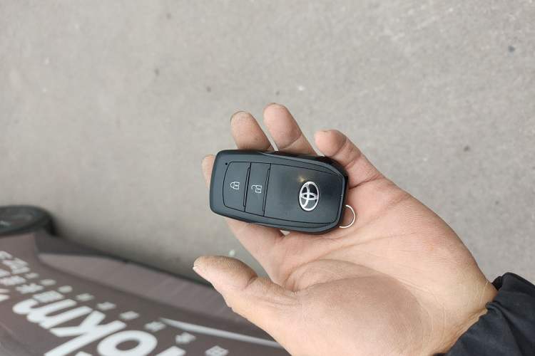 Used Toyota bZ3 2023 616 km Long-Range Premium Vehicle Key