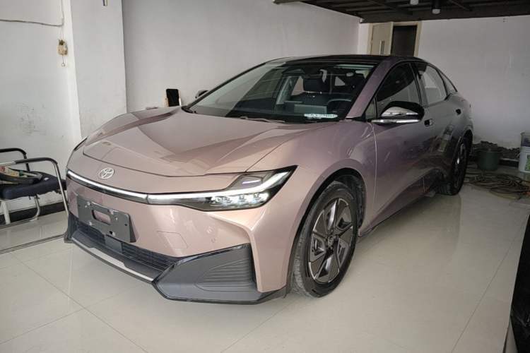 Used Toyota bZ3 2023 616 km Long-Range Premium Guazi used car, China used car export, Used car for sale, Used  cars, Cheapest cars for sale