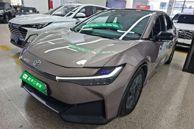 Used Toyota bZ3 2023 616 km Long-Range Premium