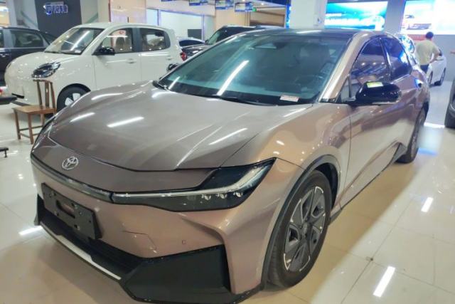 Used Toyota bZ3 2023 616 km Long-Range Premium