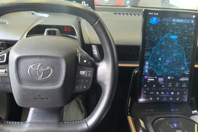 Used Toyota bZ3 2023 616 km Long-Range Premium Center Console