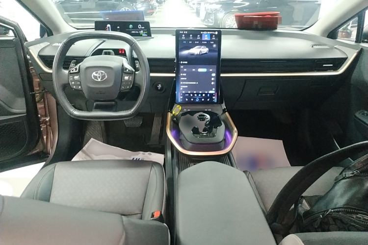 Used Toyota bZ3 2023 616 km Long-Range Premium Center Console