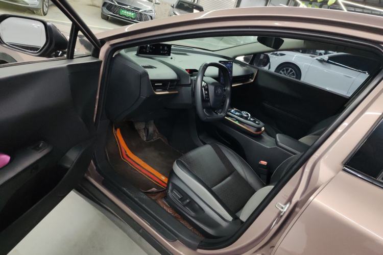 Used Toyota bZ3 2023 616 km Long-Range Premium Driver Seat
