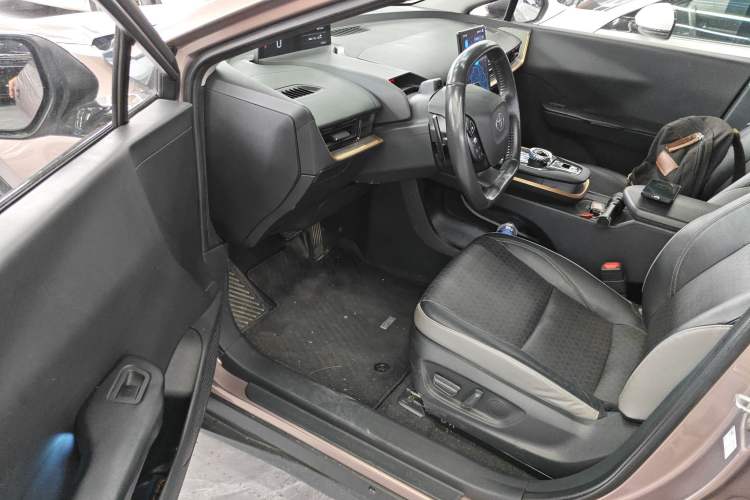 Used Toyota bZ3 2023 616 km Long-Range Premium Driver Seat