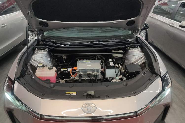Used Toyota bZ3 2023 517 km Elite PRO Engine Bay