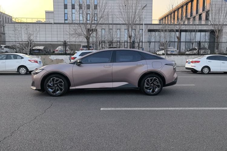 Used Toyota bZ3 2023 616 km Long-Range Premium Exterior 6