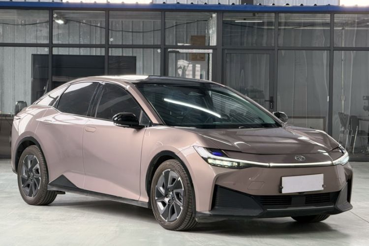 Used Toyota bZ3 2023 616 km Long-Range Premium Exterior 7