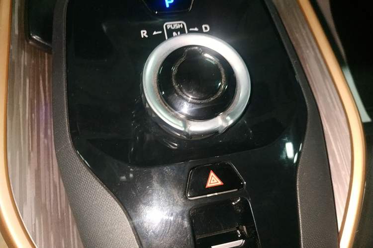 Used Toyota bZ3 2023 616 km Long-Range Premium Gear Lever