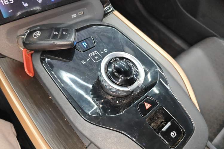 Used Toyota bZ3 2023 616 km Long-Range Premium Gear Lever