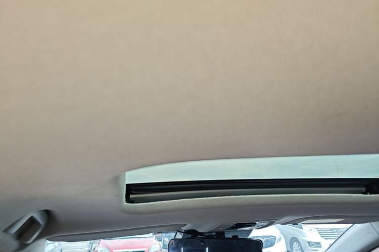 Used Toyota bZ3 2023 616 km Long-Range Premium Headliner