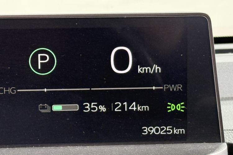 Used Toyota bZ3 2023 616 km Long-Range Premium Interior 2