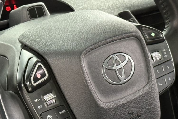 Used Toyota bZ3 2023 616 km Long-Range Premium Interior 4