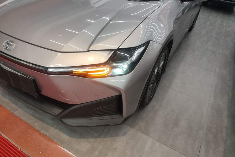 Used Toyota bZ3 2023 517 km Elite PRO Left Front Headlight
