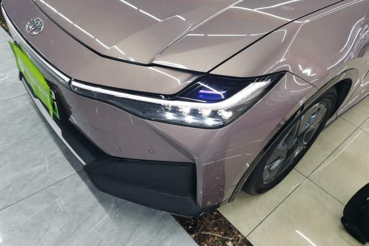 Used Toyota bZ3 2023 616 km Long-Range Premium Left Front Headlight