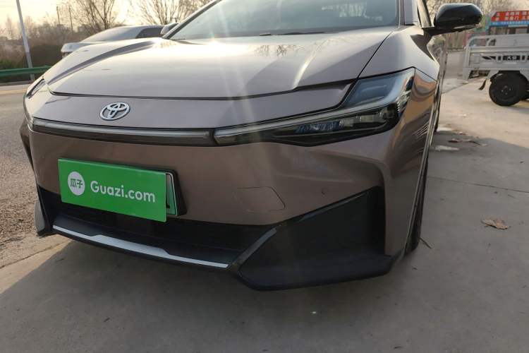 Used Toyota bZ3 2023 616 km Long-Range Premium Left Front Headlight
