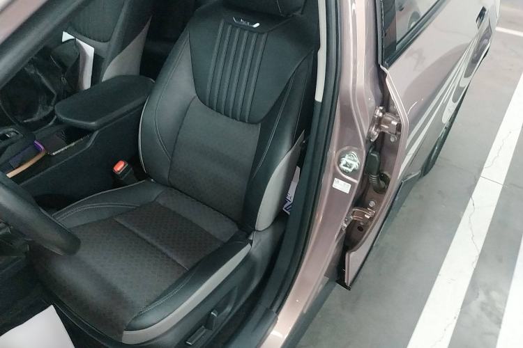 Used Toyota bZ3 2023 616 km Long-Range Premium Left Front Seat