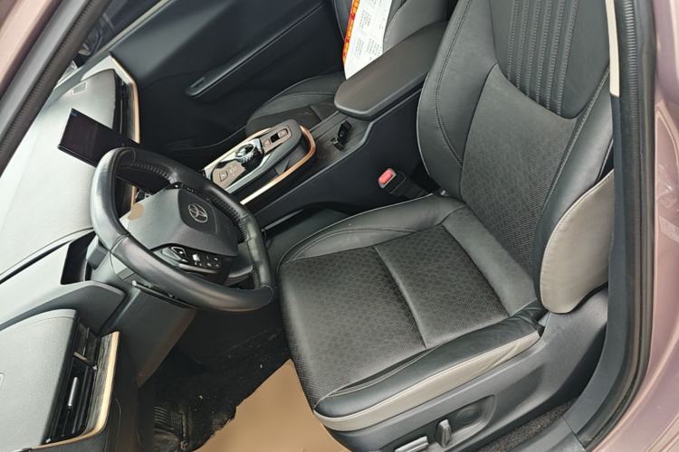 Used Toyota bZ3 2023 616 km Long-Range Premium Left Front Seat