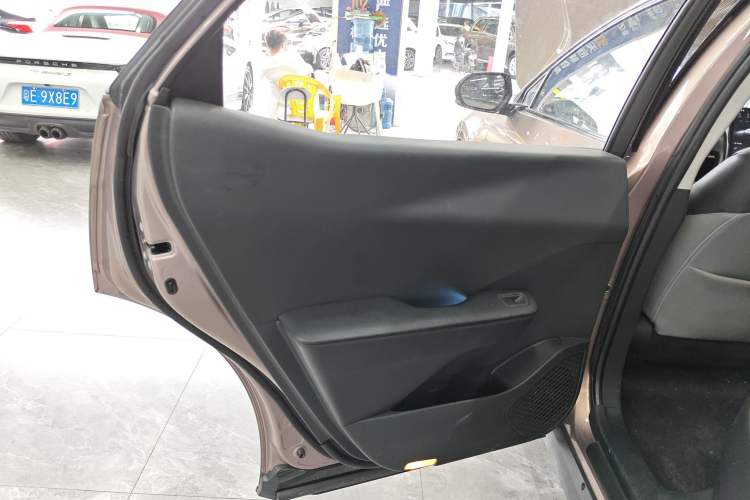 Used Toyota bZ3 2023 616 km Long-Range Premium Left Rear Door Interior