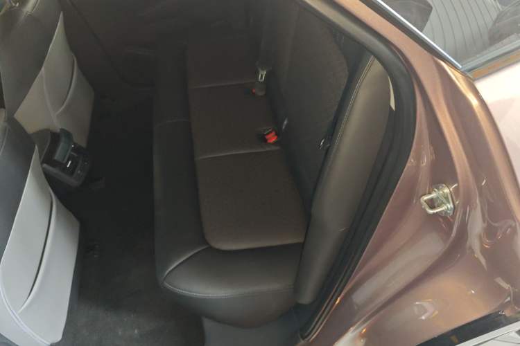 Used Toyota bZ3 2023 616 km Long-Range Premium Left Rear Seat