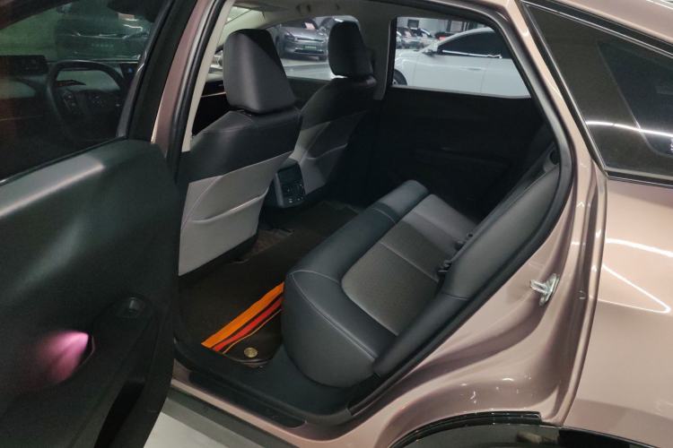 Used Toyota bZ3 2023 616 km Long-Range Premium Left Rear Seat
