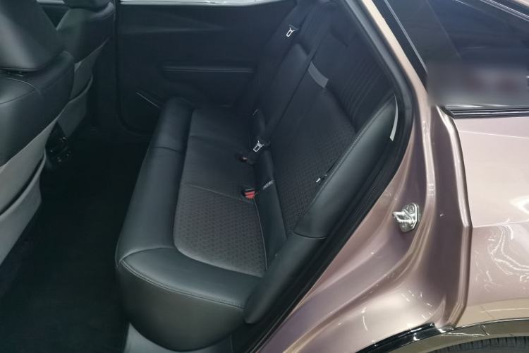 Used Toyota bZ3 2023 616 km Long-Range Premium Left Rear Seat