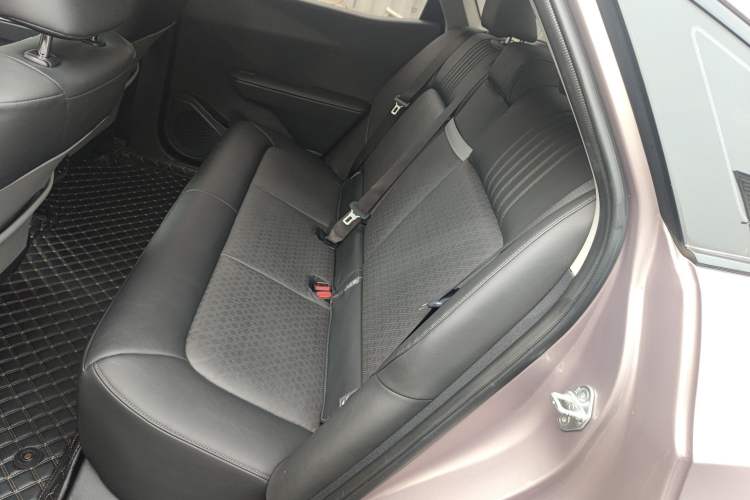 Used Toyota bZ3 2023 616 km Long-Range Premium Left Rear Seat