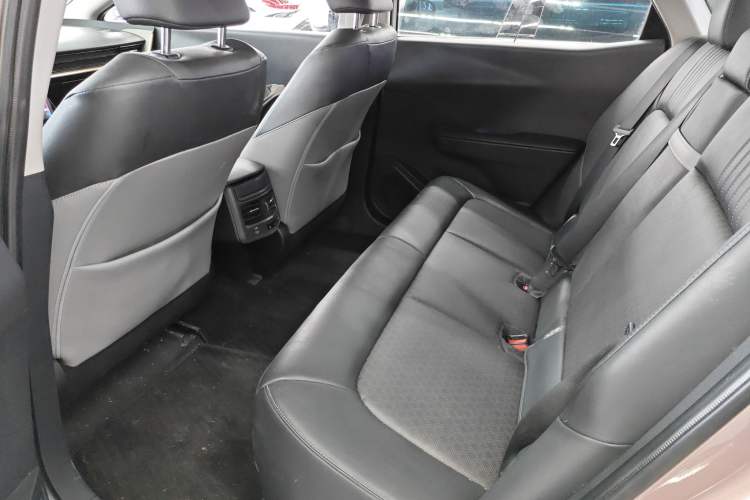 Used Toyota bZ3 2023 616 km Long-Range Premium Left Rear Seat