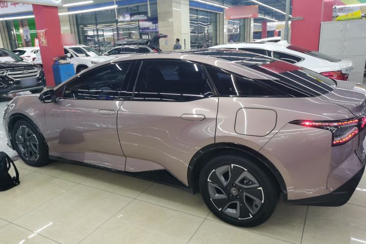 Used Toyota bZ3 2023 616 km Long-Range Premium Left Side