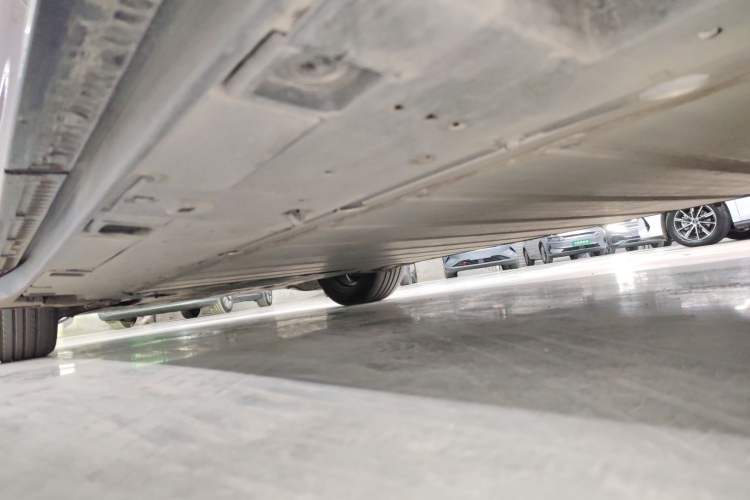 Used Toyota bZ3 2023 616 km Long-Range Premium Left Side Sill