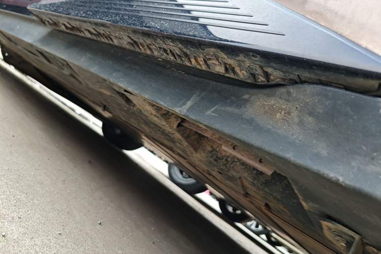 Used Toyota bZ3 2023 616 km Long-Range Premium Left Side Sill