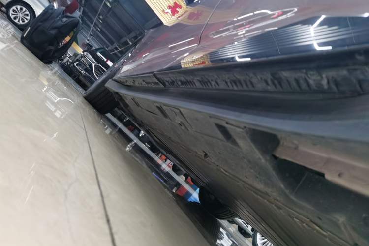 Used Toyota bZ3 2023 616 km Long-Range Premium Left Side Sill