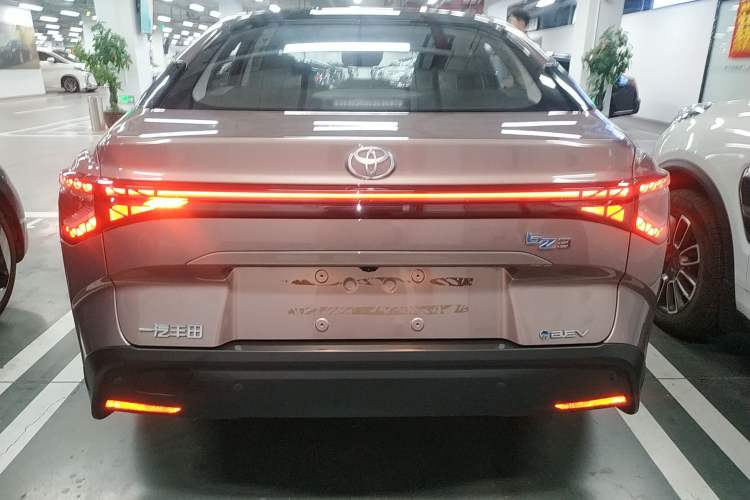 Used Toyota bZ3 2023 616 km Long-Range Premium Rear