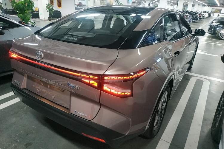 Used Toyota bZ3 2023 616 km Long-Range Premium Rear Right 45 Deg