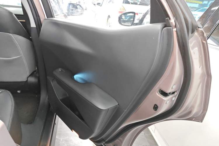 Used Toyota bZ3 2023 616 km Long-Range Premium Right Rear Door Interior