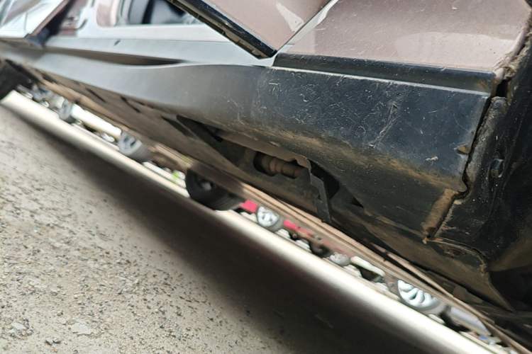 Used Toyota bZ3 2023 616 km Long-Range Premium Right Side Sill