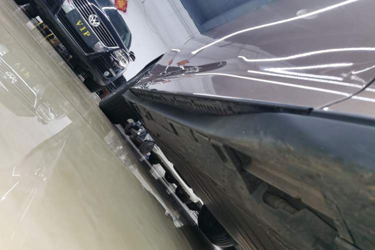 Used Toyota bZ3 2023 616 km Long-Range Premium Right Side Sill