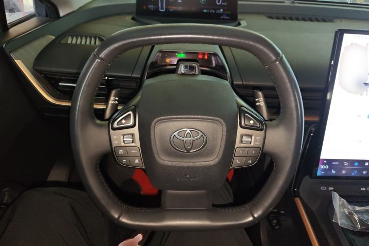 Used Toyota bZ3 2023 616 km Long-Range Premium Steering Wheel